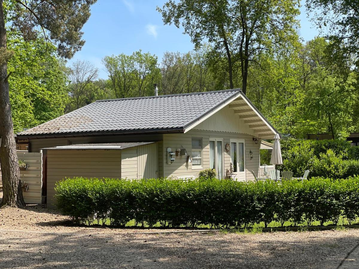 Chalet Sint-Hubertus Zutendaal Exterior photo